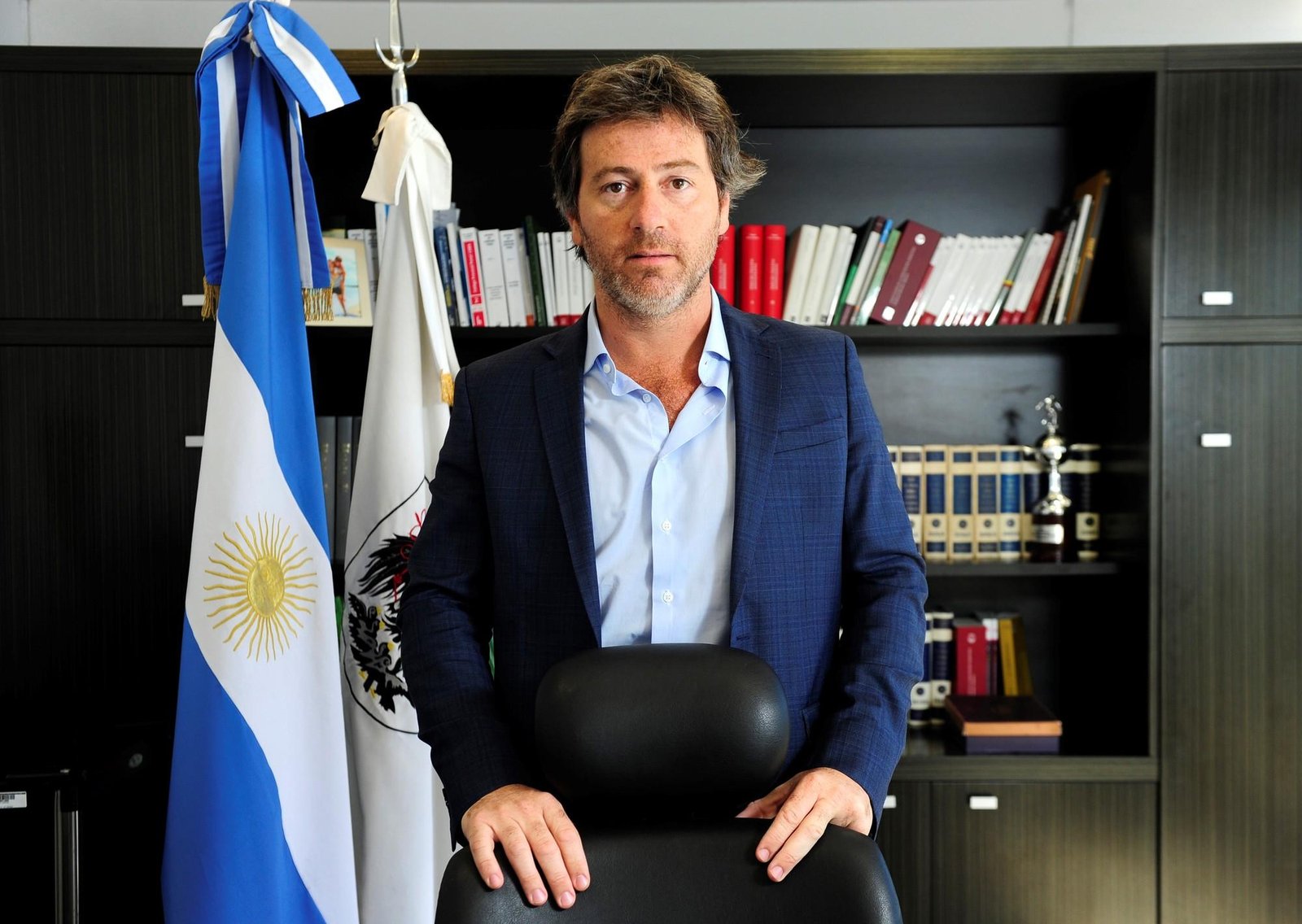 El estrecho vínculo de Mahiques con AFA y Conmebol en medio de la pelea entre el Gobierno y "Chiqui" Tapia