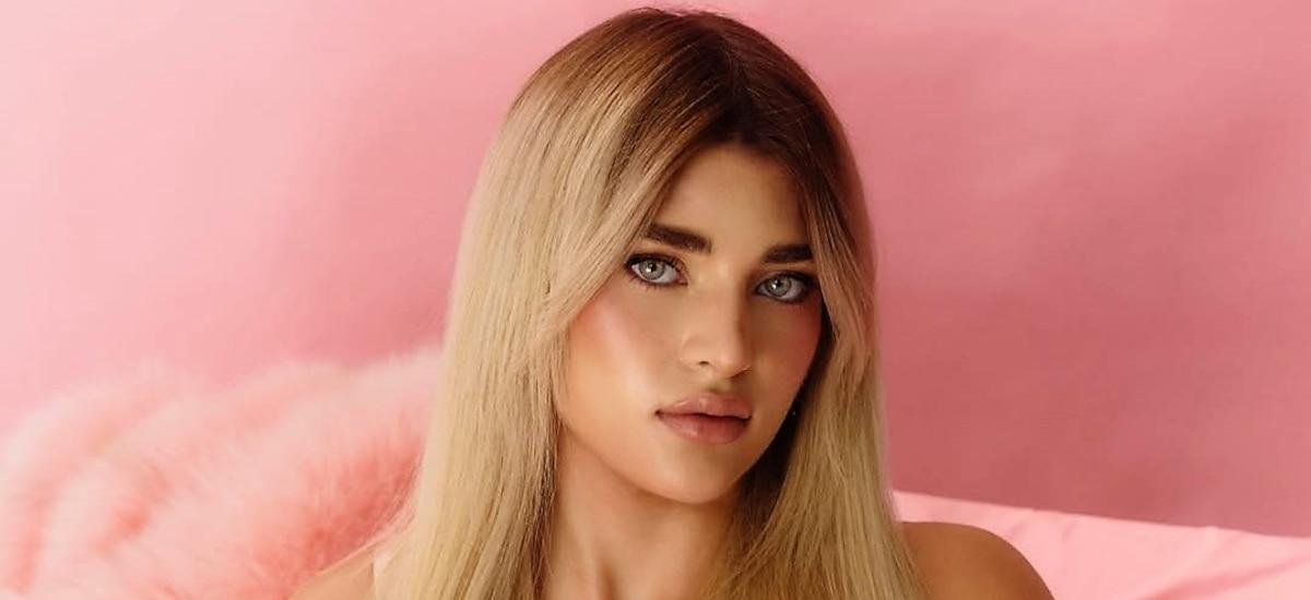 La sensual producción de fotos de Marta Fort luego de cumplir 22 años que encendió las redes