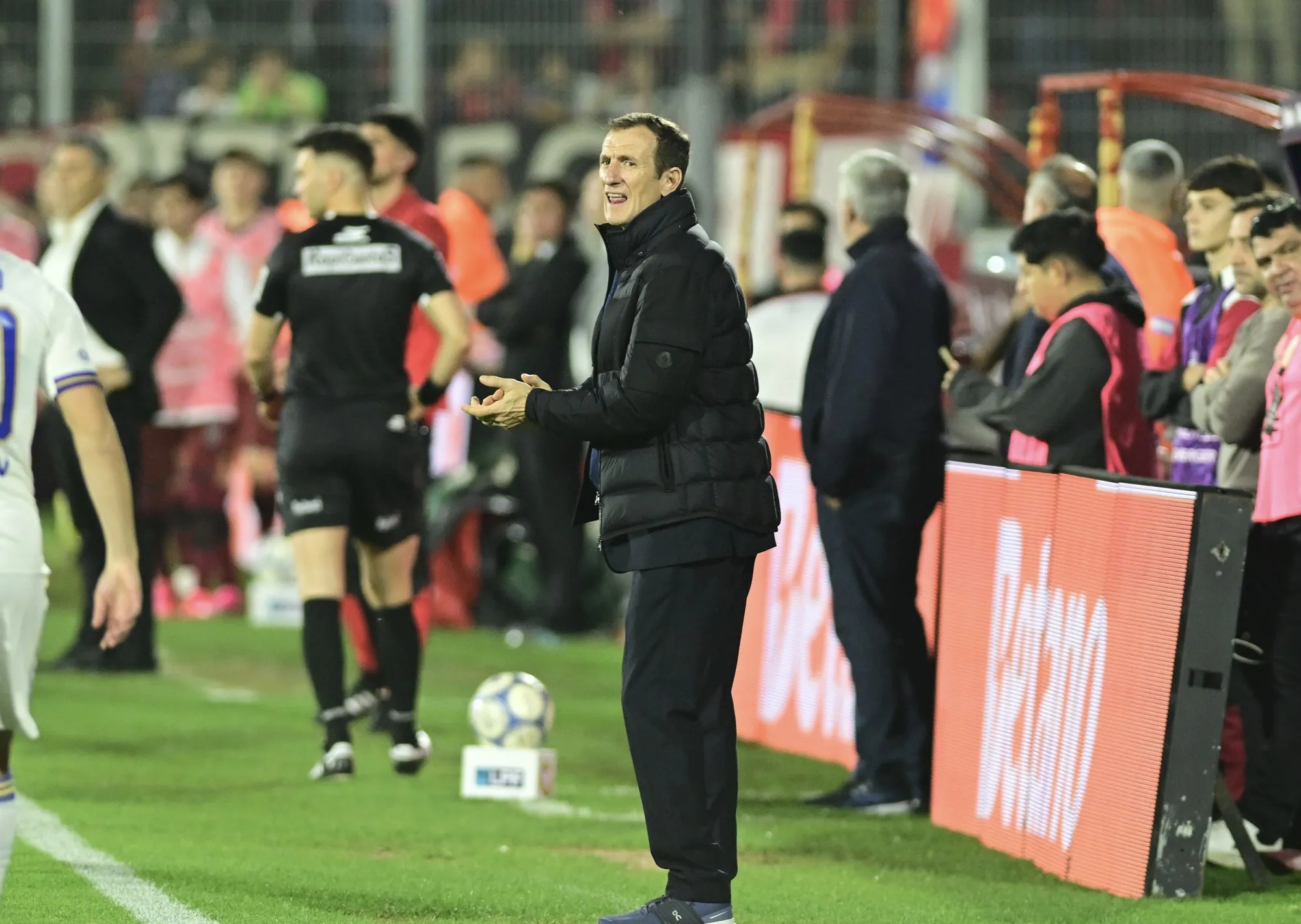 Arruabarrena lamentó los "errores tontos" de Boca y reveló por qué mudará su localía de la Bombonera a la cancha de Huracán