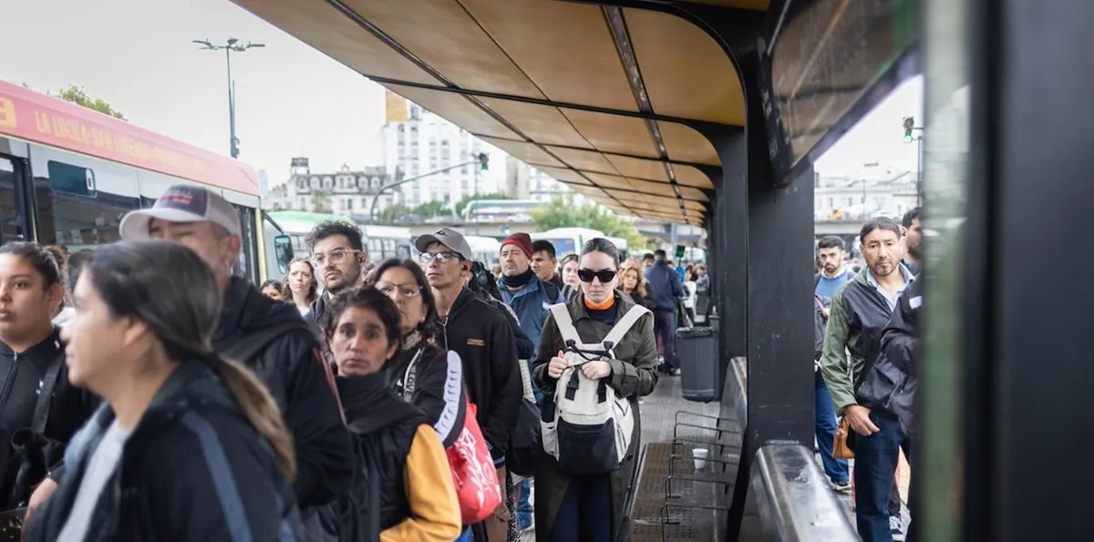 Paro de colectivos: las líneas que no funcionan hoy y cuándo termina la medida de la UTA