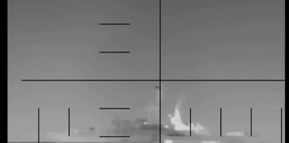 Video: así fue el momento en que un submarino de EEUU hundió un buque de Irán