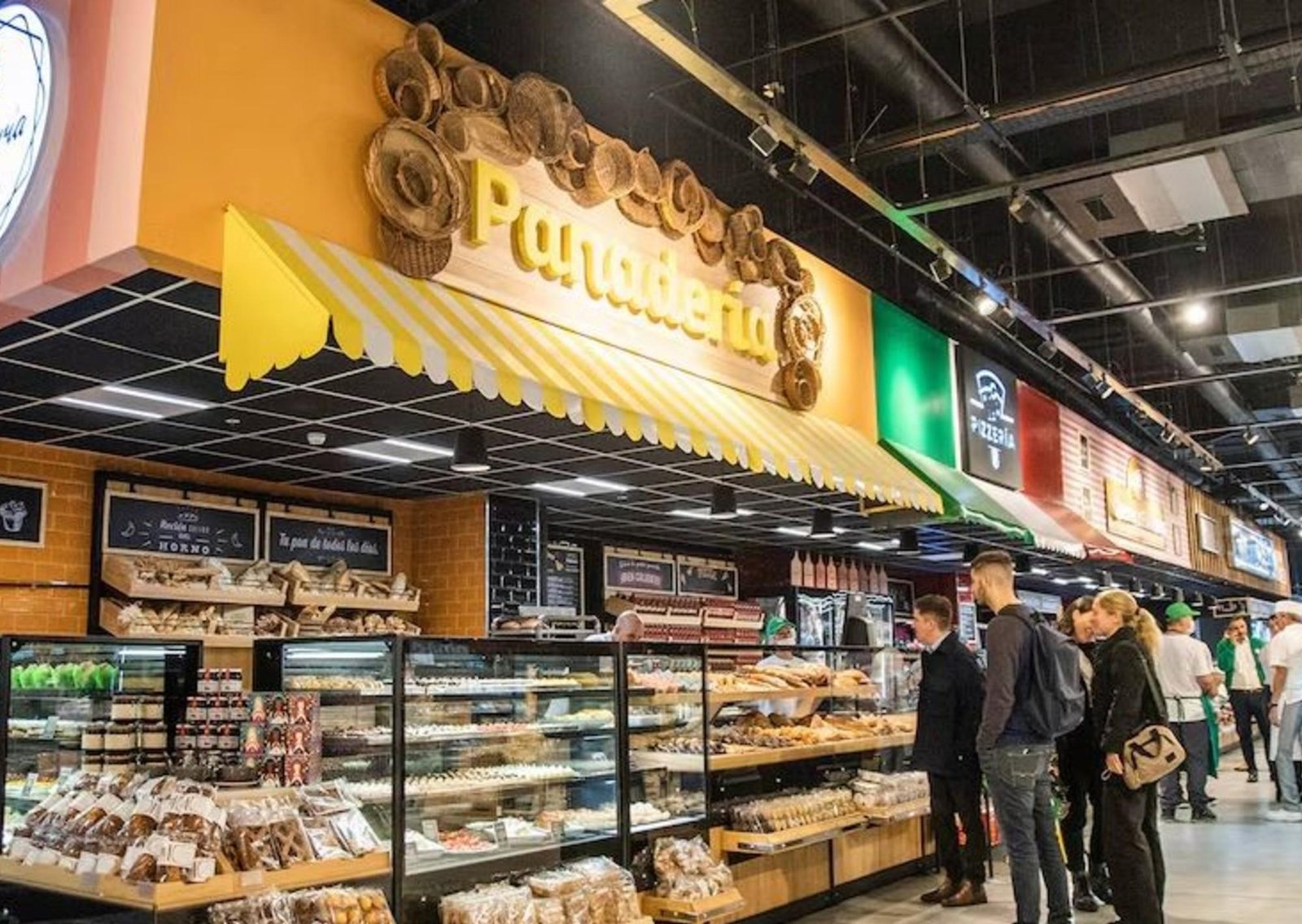 Como Carrefour, otro supermercado evalúa su venta en la Argentina: cierra su local porteño y se repliega en el interior