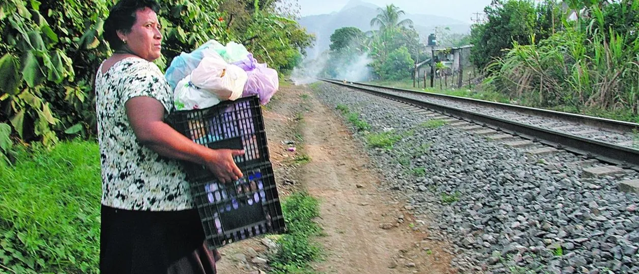 Las Patronas cumplieron 31 años asistiendo a migrantes que viajan en el “tren de la muerte” con destino a Estados Unidos