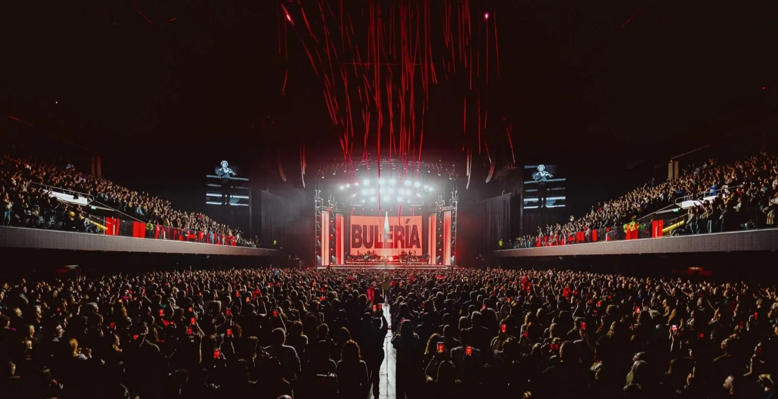 David Bisbal en Argentina: los clásicos de siempre, fanáticas organizadas y el encuentro emotivo con Ángela Leiva