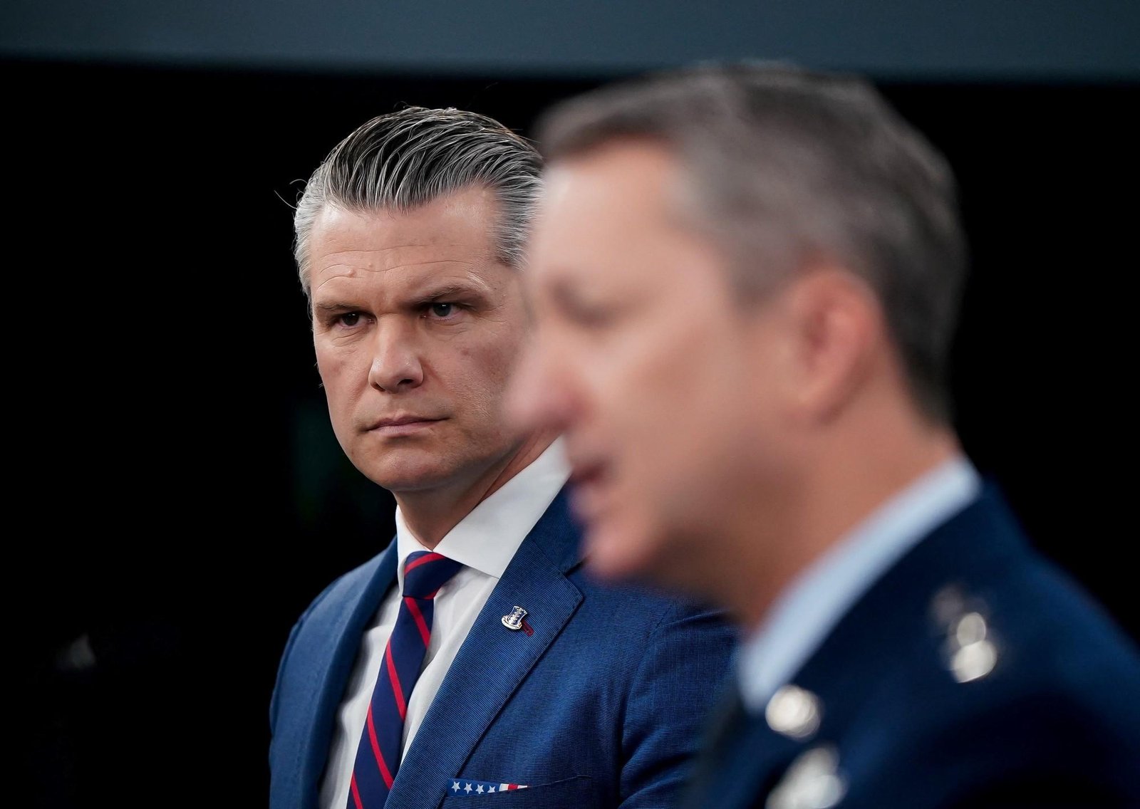 EE.UU. envía más fuerzas a Oriente Medio mientras se extiende la guerra con Irán