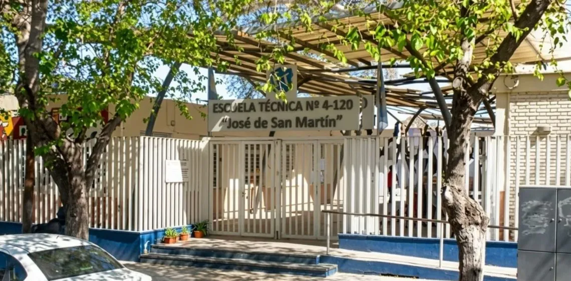 Una docente denunció a sus alumnos por viralizar fotos íntimas que encontraron en la computadora de la escuela