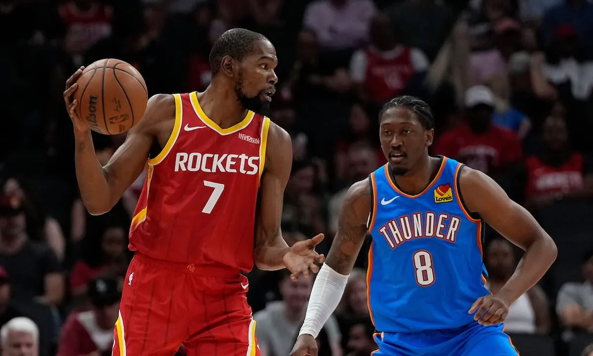 Kevin Durant de Rockets, y dueño de Suns Mat Ishbia chocan en redes por etapa del jugador en Phoenix