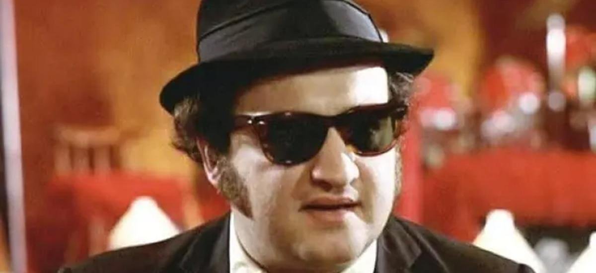 John Belushi: la vida del actor que murió en el mejor momento de su carrera por una sobredosis y el pacto secreto de su funeral