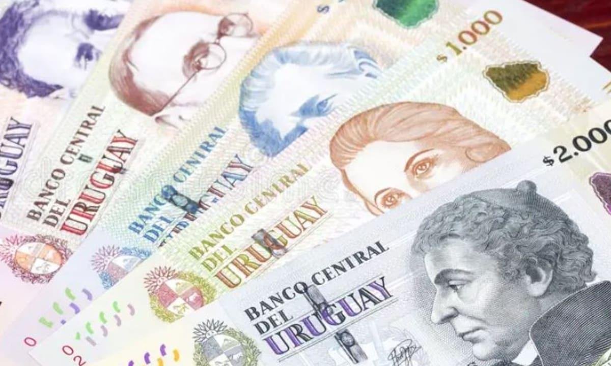 Peso uruguayo hoy: a cuánto cotizan el oficial y el blue este miércoles 4 de febrero