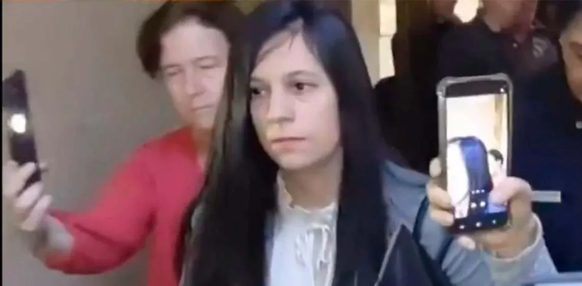 Las prestamistas de Manuel Adorni llegaron a Comodoro Py para declarar ante el fiscal Pollicita