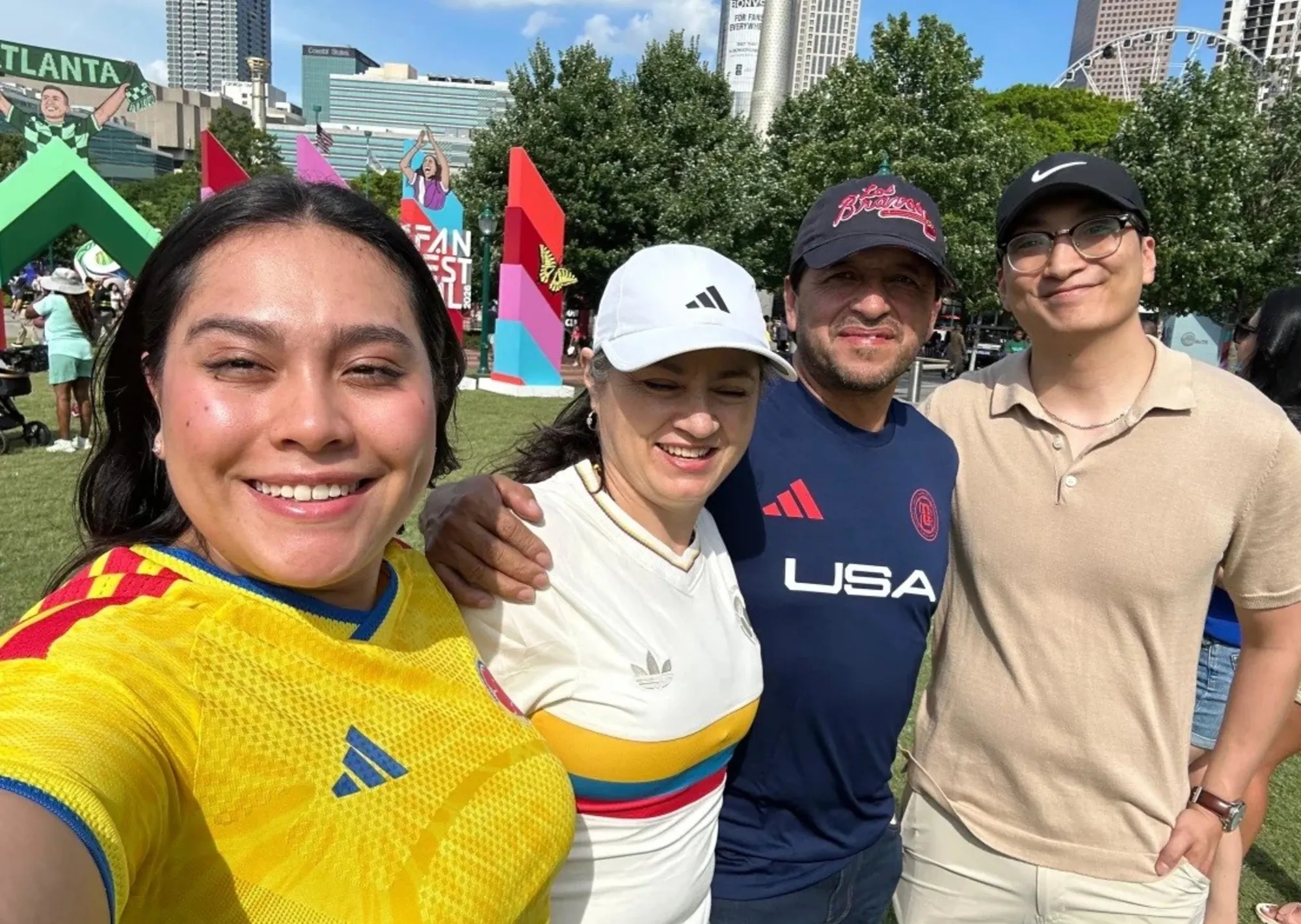 Una familia colombiana de 4 integrantes viajó a Estados Unidos para festejar un cumpleaños. Sin embargo, ICE los detuvo antes de abordar un vuelo a Florida: "¿Cómo lo sabían?"