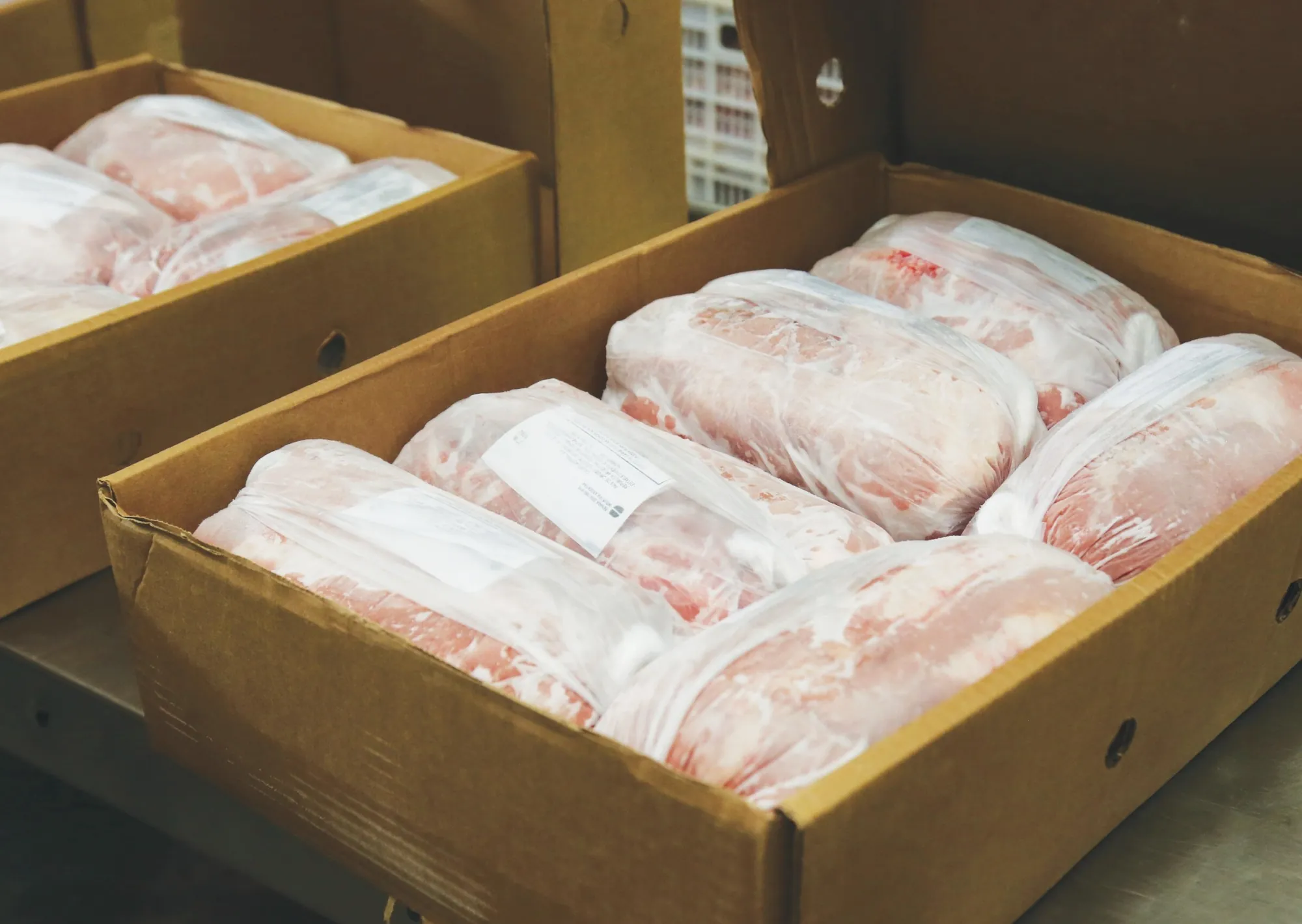 Las exportaciones de carne de cerdo saltaron 161% y las de huevos casi un 29% en el primer cuatrimestre