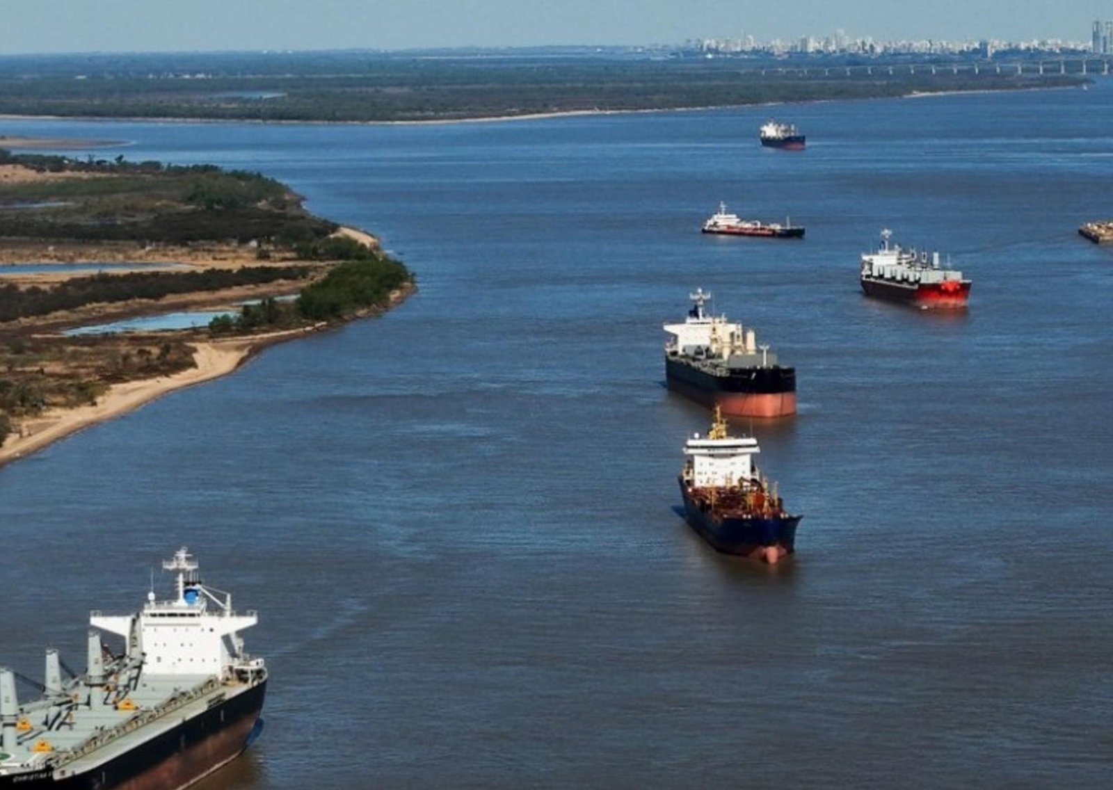 Tres empresas extranjeras competirán por la Hidrovía, un negocio de US$ 15.000 millones