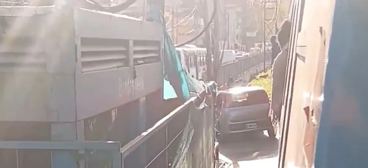Problemas con el Tren Sarmiento: demoras y cancelaciones por choque en la estación Ramos Mejía