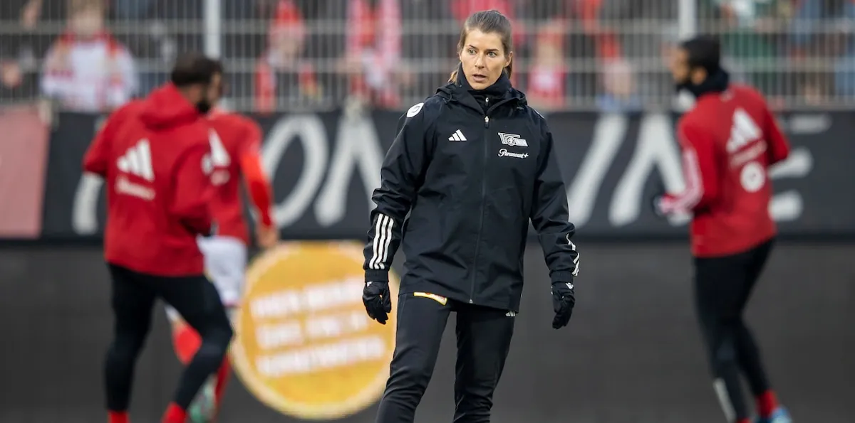 Marie-Louise Eta se convirtió en la primera entrenadora en una gran liga europea