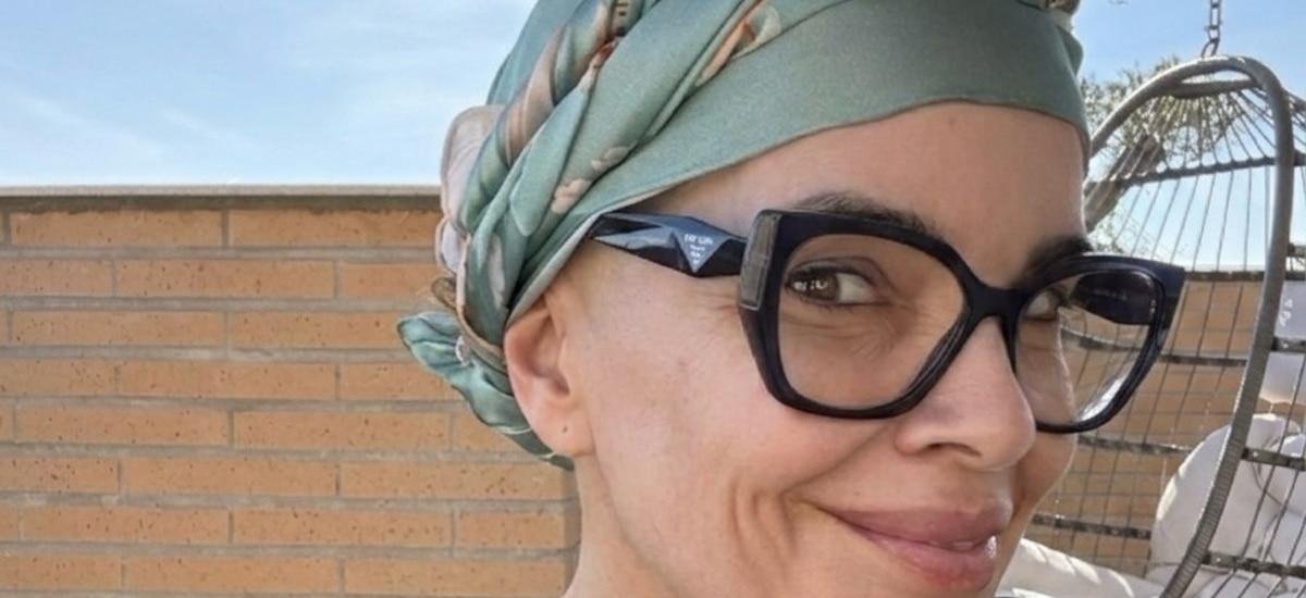 Carme Chaparro reaparece en redes con una nueva imagen: “No tengo cáncer, pero sí me falta mucho pelo”