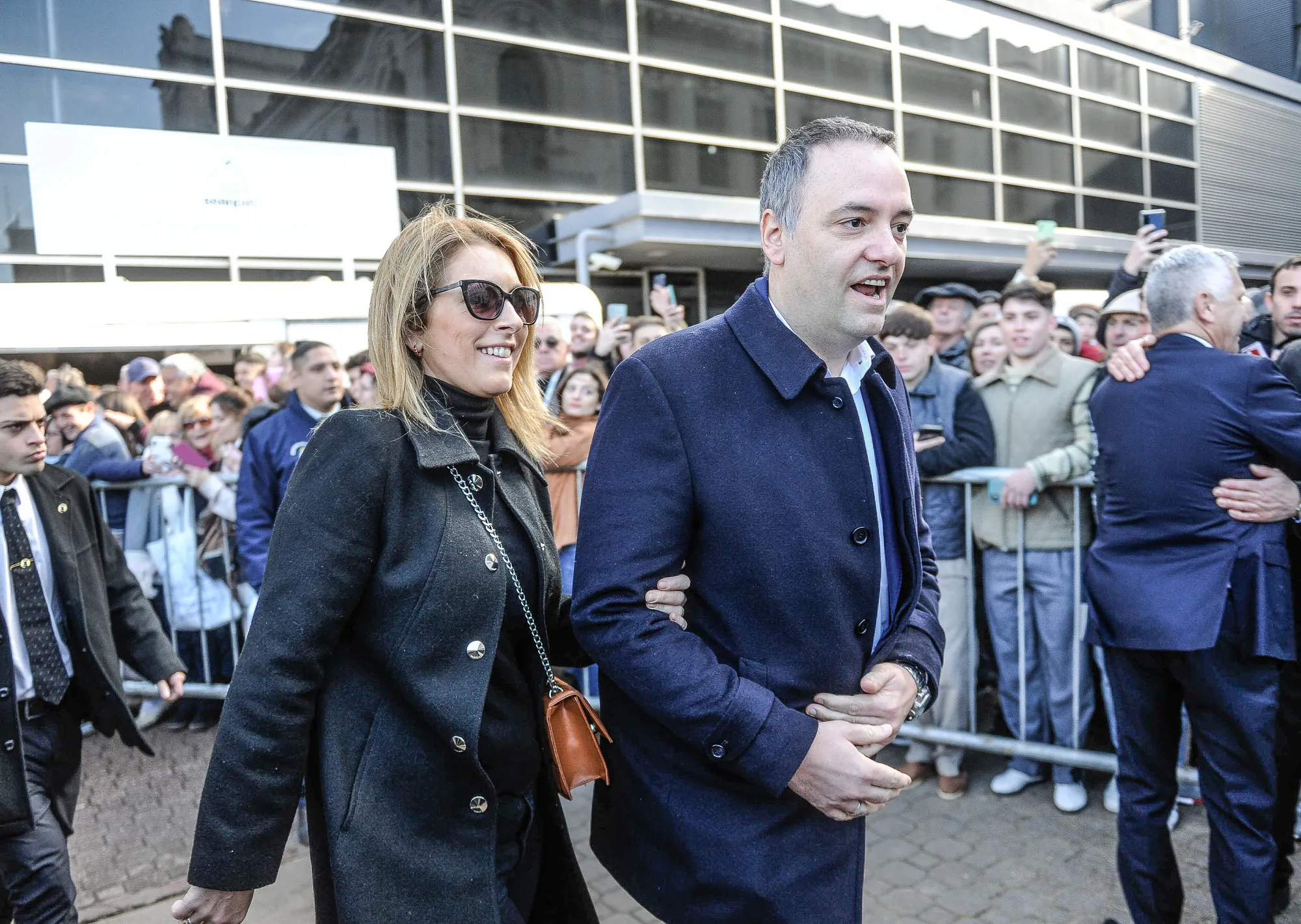 "Siempre hay que dejar algo atrás": sorpresivo posteo de la esposa de Adorni en medio de la disputa en el Gobierno por su continuidad en el gabinete