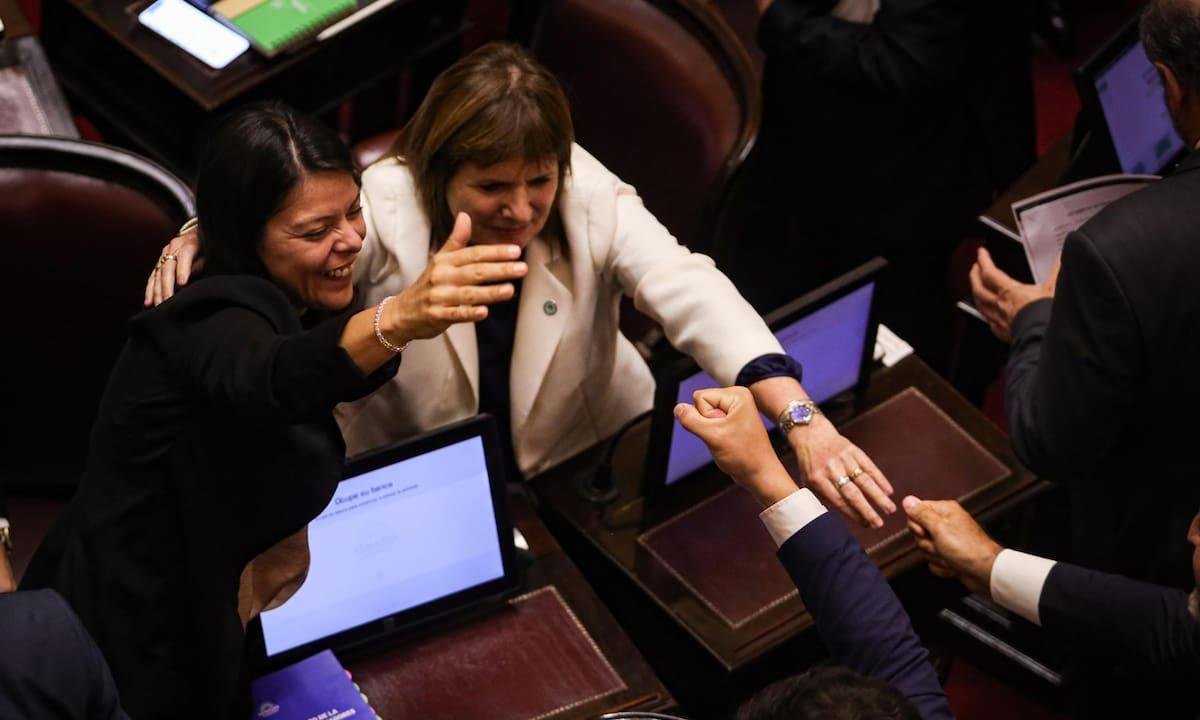 Qué es la reforma laboral de Milei que aprobó el Senado: uno por uno, los principales cambios