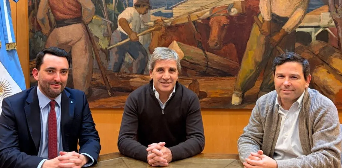 Luis Caputo anunció la renuncia de José García Hamilton y designó a Juan Ignacio Stampalija en Economía