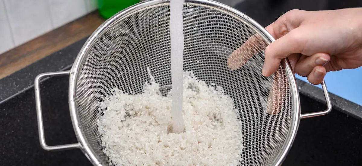 POR QUE LAVAR el ARROZ ANTES de COCINARLO: hay un gran BENEFICIO para la SALUD