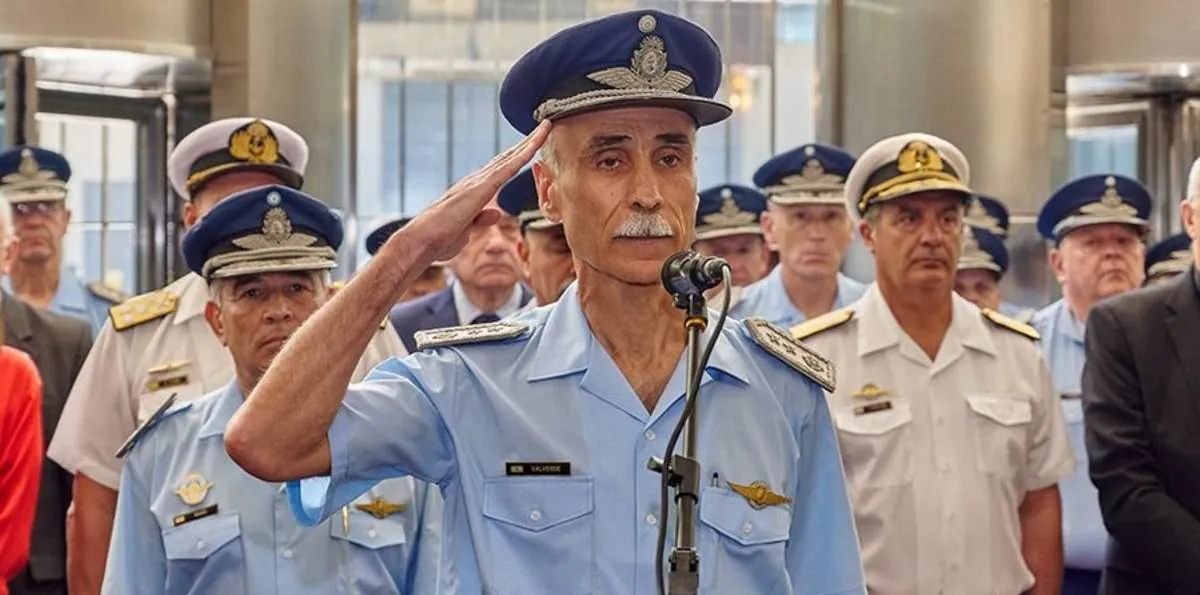 El jefe de la Fuerza Aérea Argentina generó malestar en Chile al referirse a la soberanía en el estrecho de Magallanes