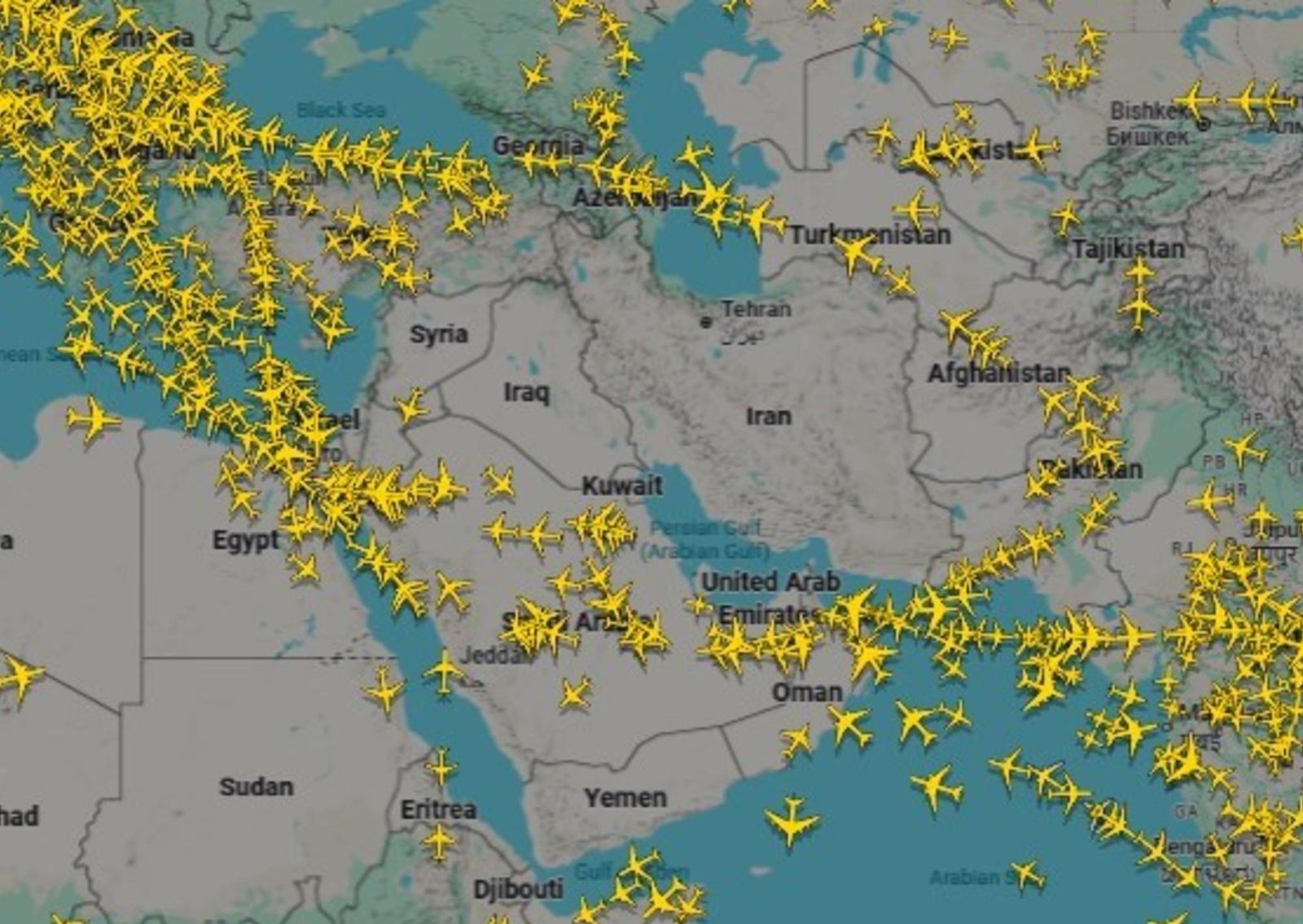 Alerta para viajeros de EE.UU.: qué hay que saber sobre la interrupción de los vuelos en Medio Oriente