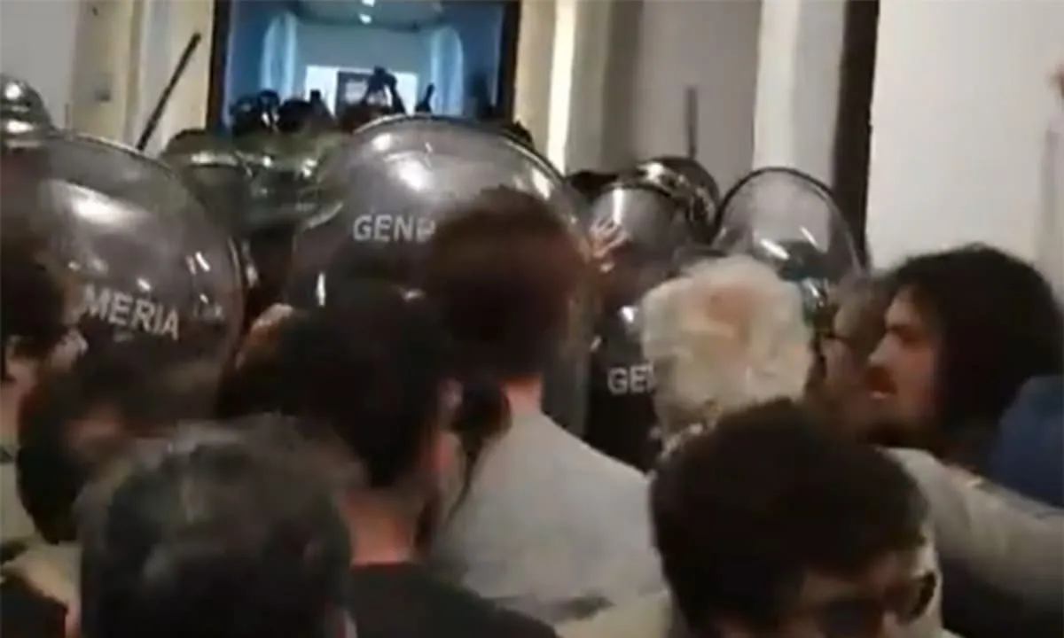 Incidentes entre Gendarmería y manifestantes de ATE en la Comisión Nacional de Energía Atómica