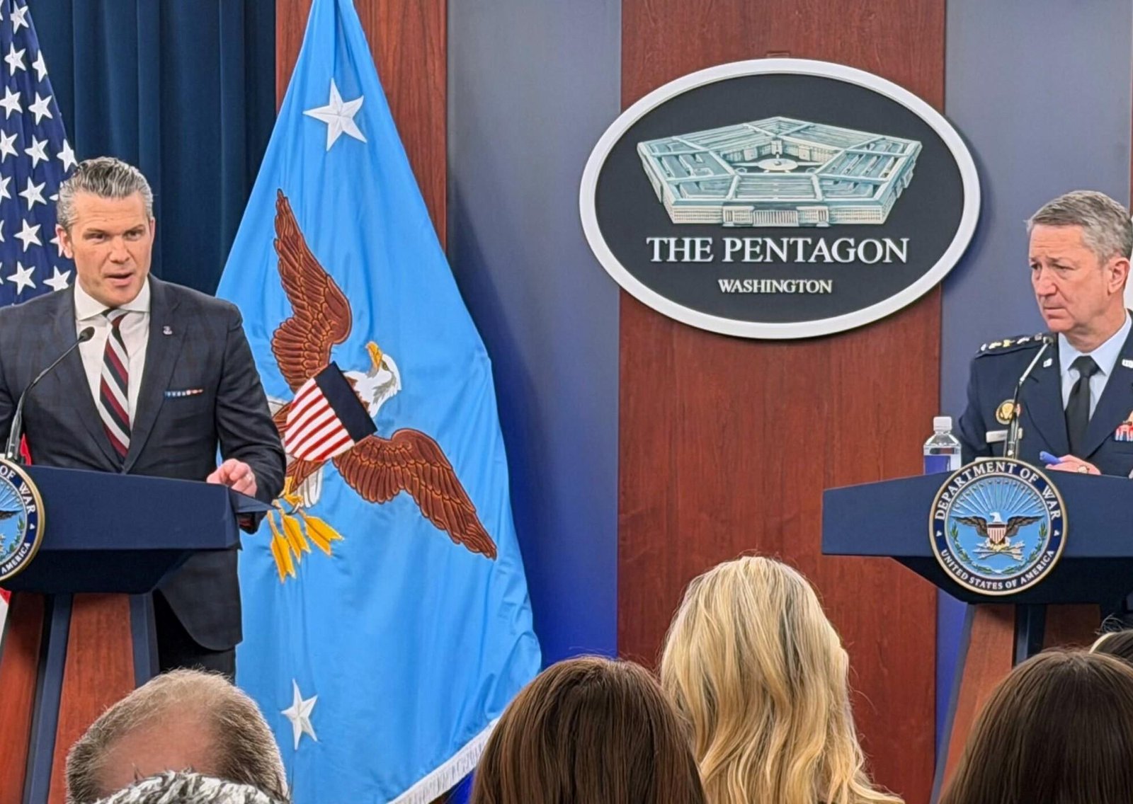 Irán: el Pentágono anuncia ataques más profundos en territorio iraní y advierte que aún es "muy temprano" en la guerra