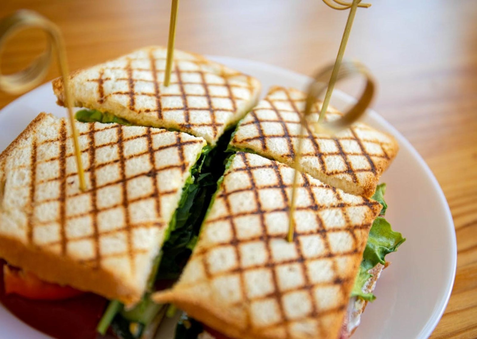 Cómo preparar el mejor sándwich Club: la combinación infalible de bacon, lechuga, pavo y tomate