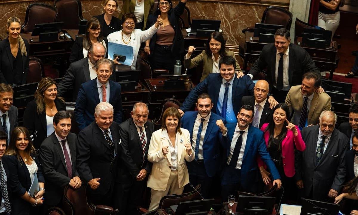Senado: el Gobierno sancionó la reforma laboral y le torció el brazo al PJ y la CGT