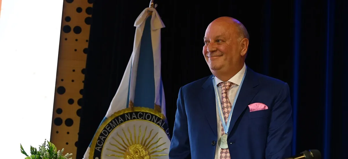 75 fotos: Martín Cabrales fue incorporado como Académico Titular de la Academia Nacional de Ciencias de la Empresa