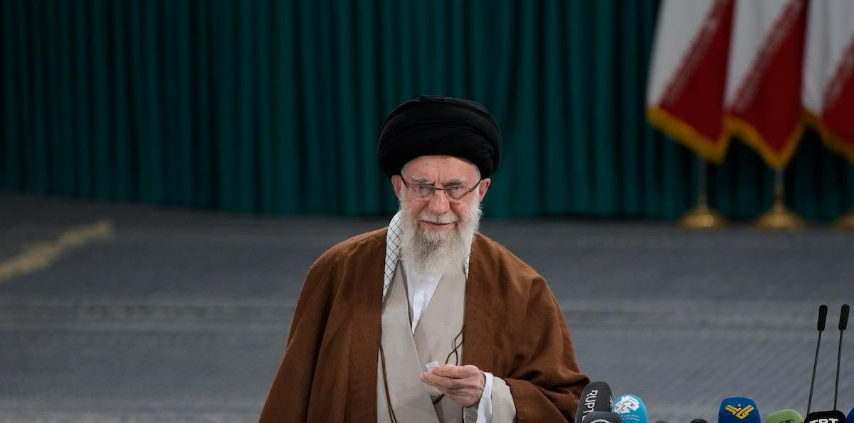 Irán: Selección femenina en silencio ante himno nacional