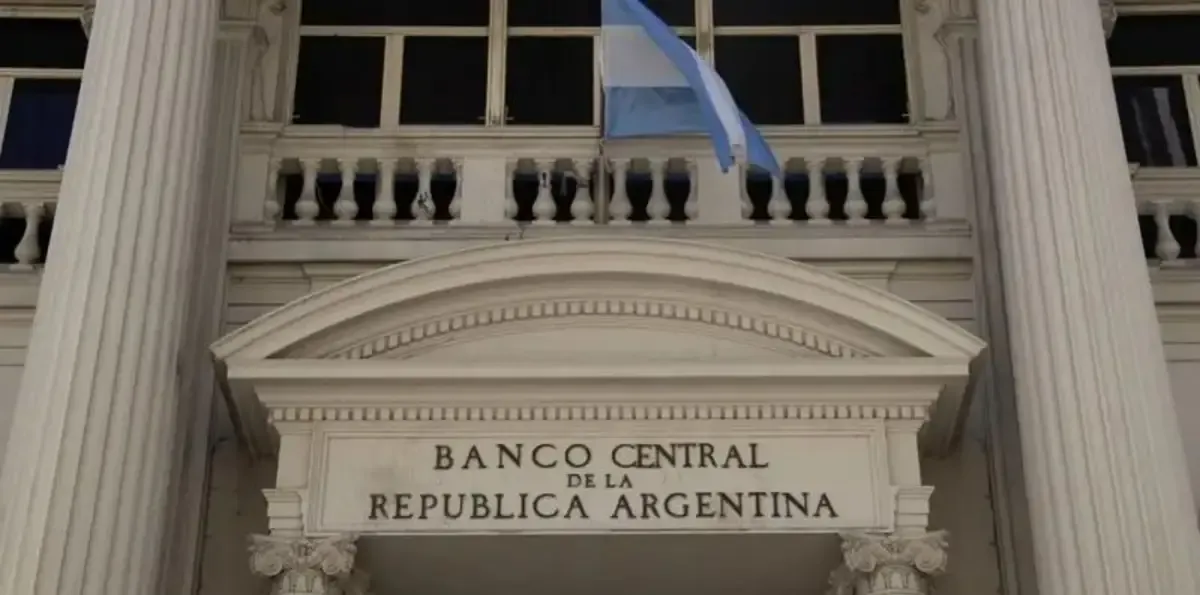 Las consultoras estiman que el tipo de cambio quedará detrás de la inflación anual