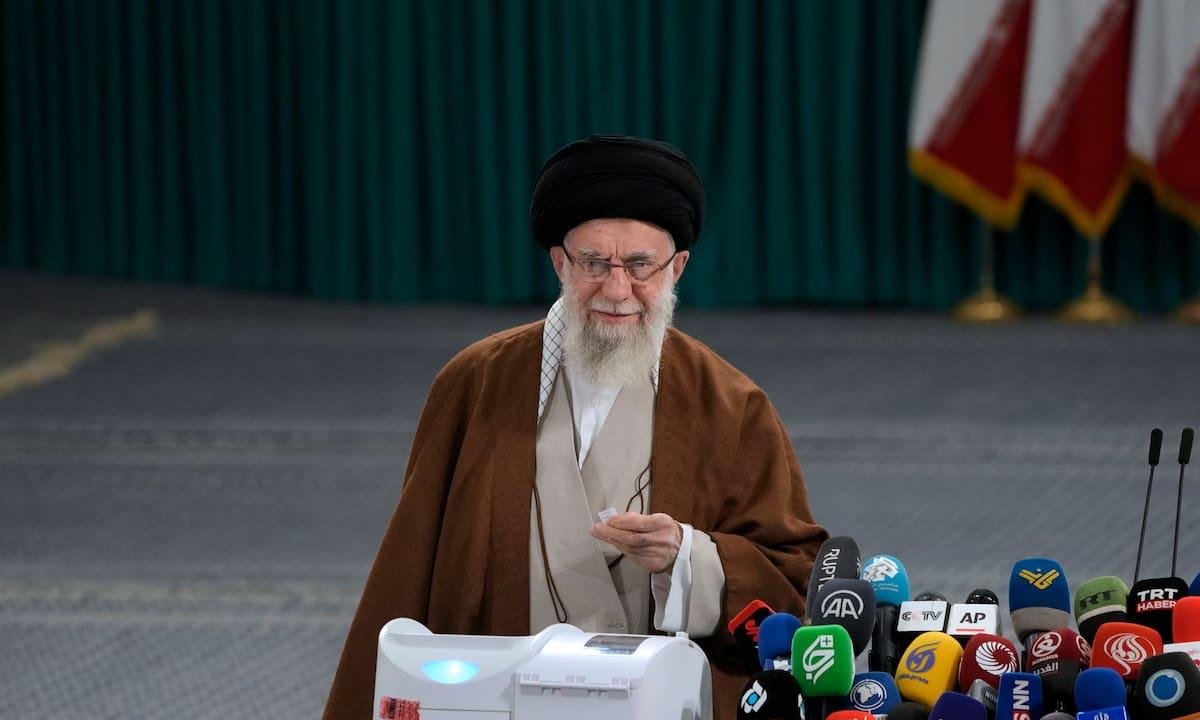 ¿Cómo funciona el sistema teocrático de poder de Irán?