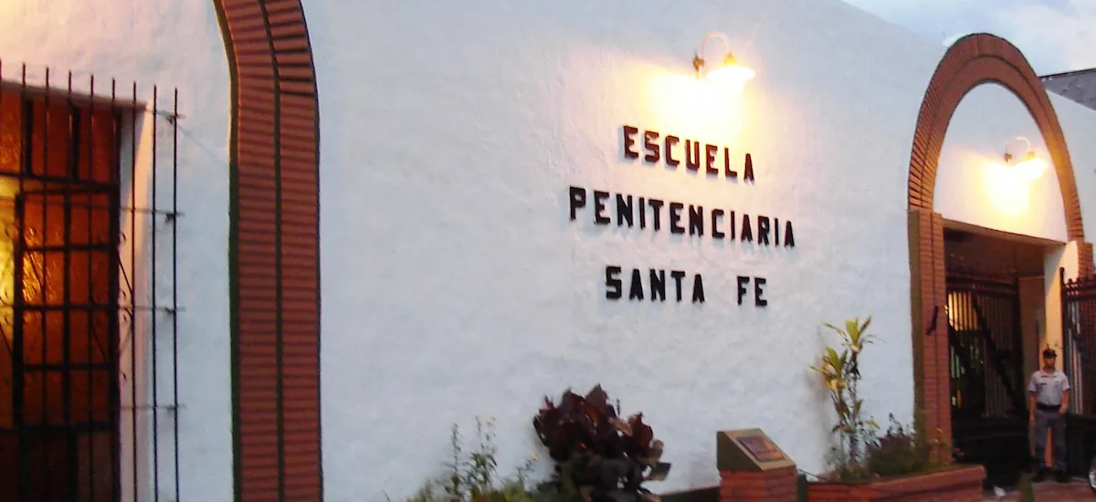 Detuvieron a dos cadetes del Servicio Penitenciario de Santa Fe e investigan a otros cinco por el abuso sexual a un compañero