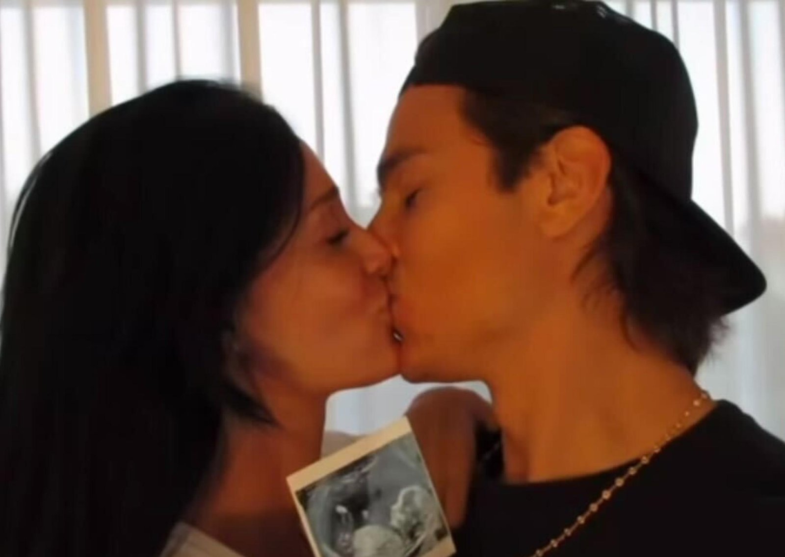 Oriana Sabatini y Paulo Dybala compartieron la primera foto de su hija Gia: “Un aplauso para mami y papi”