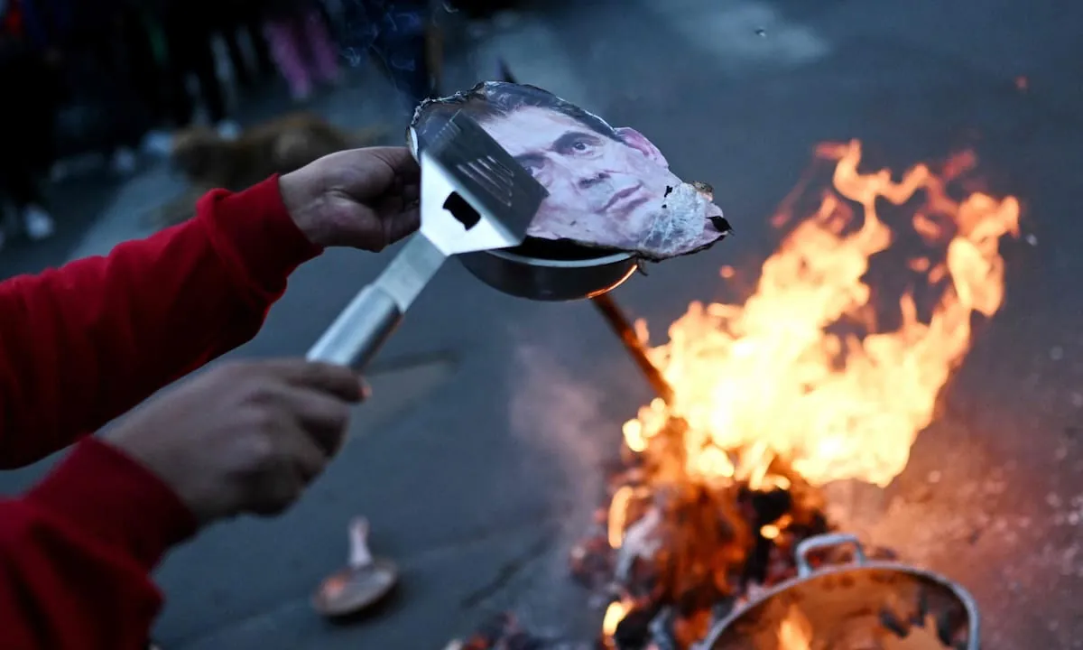 El gobierno boliviano rechaza negociar la renuncia del presidente Paz Pereira con los opositores