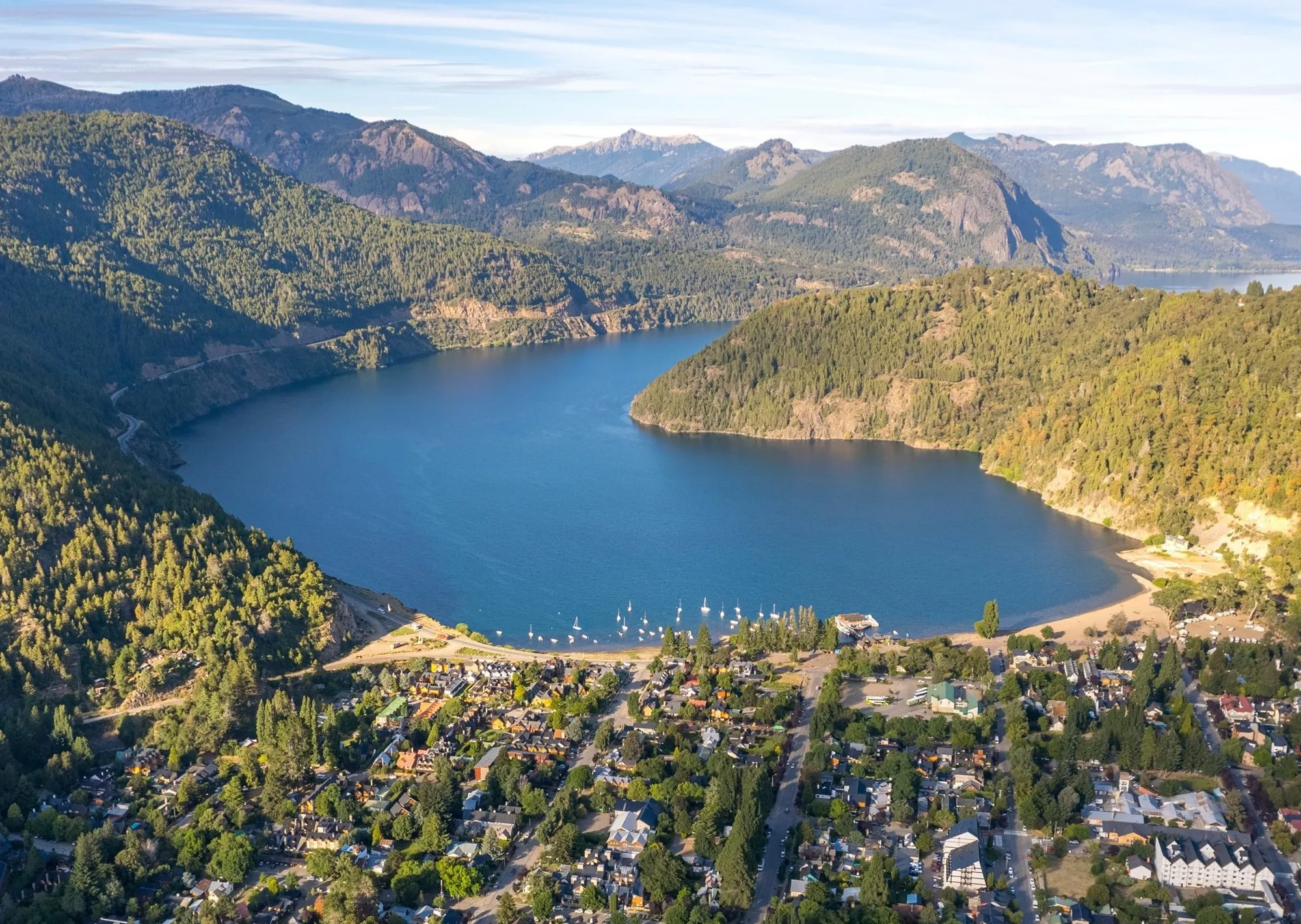 Conmoción en San Martín de los Andes: una mujer murió luego de bañarse en las heladas aguas del Lago Lácar