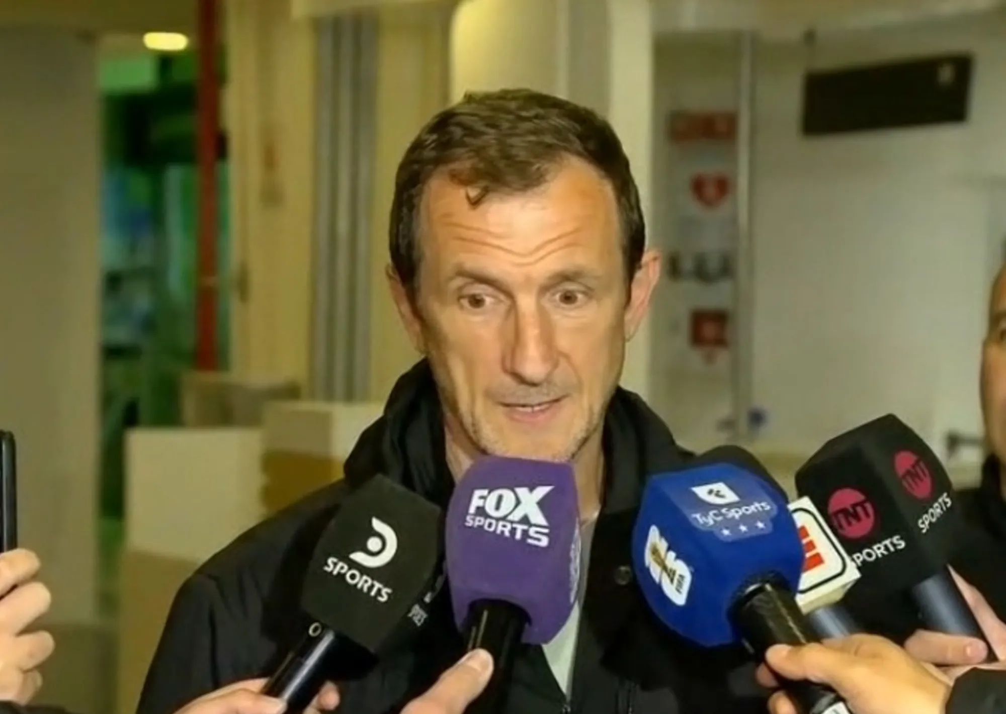 Arruabarrena llegó a la Argentina y aún no formalizó con Boca, pero sueña con armar un equipo que esté "identificado con el hincha"