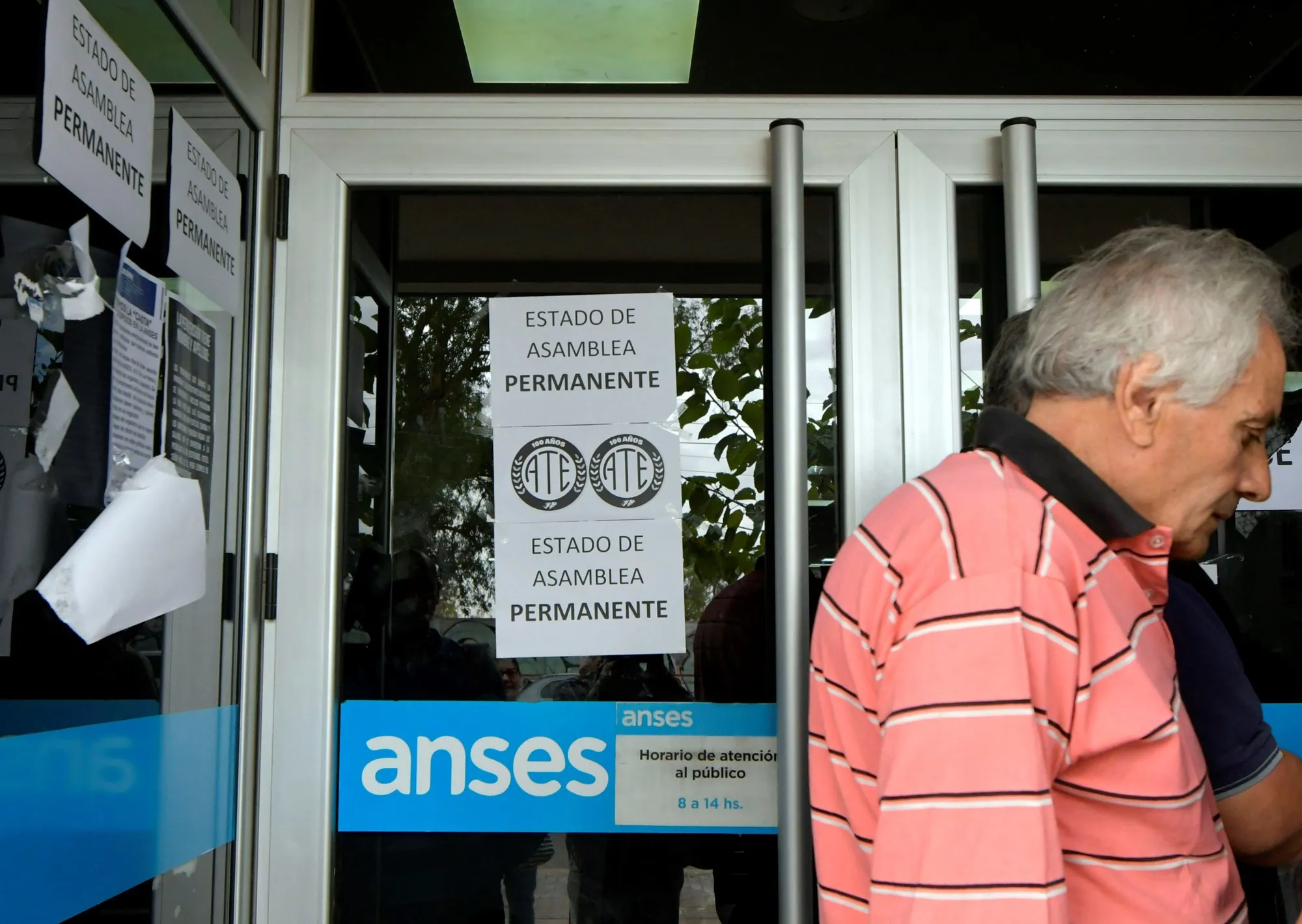 El Gobierno confirmó que en abril  otorgará el bono de $70.000 a jubilados y pensionados