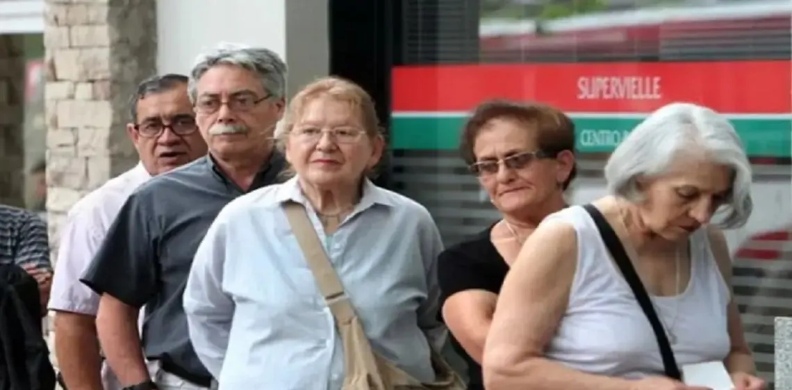 El Gobierno confirmó que pagará un nuevo bono a jubilados y pensionados en septiembre: qué suma recibirán