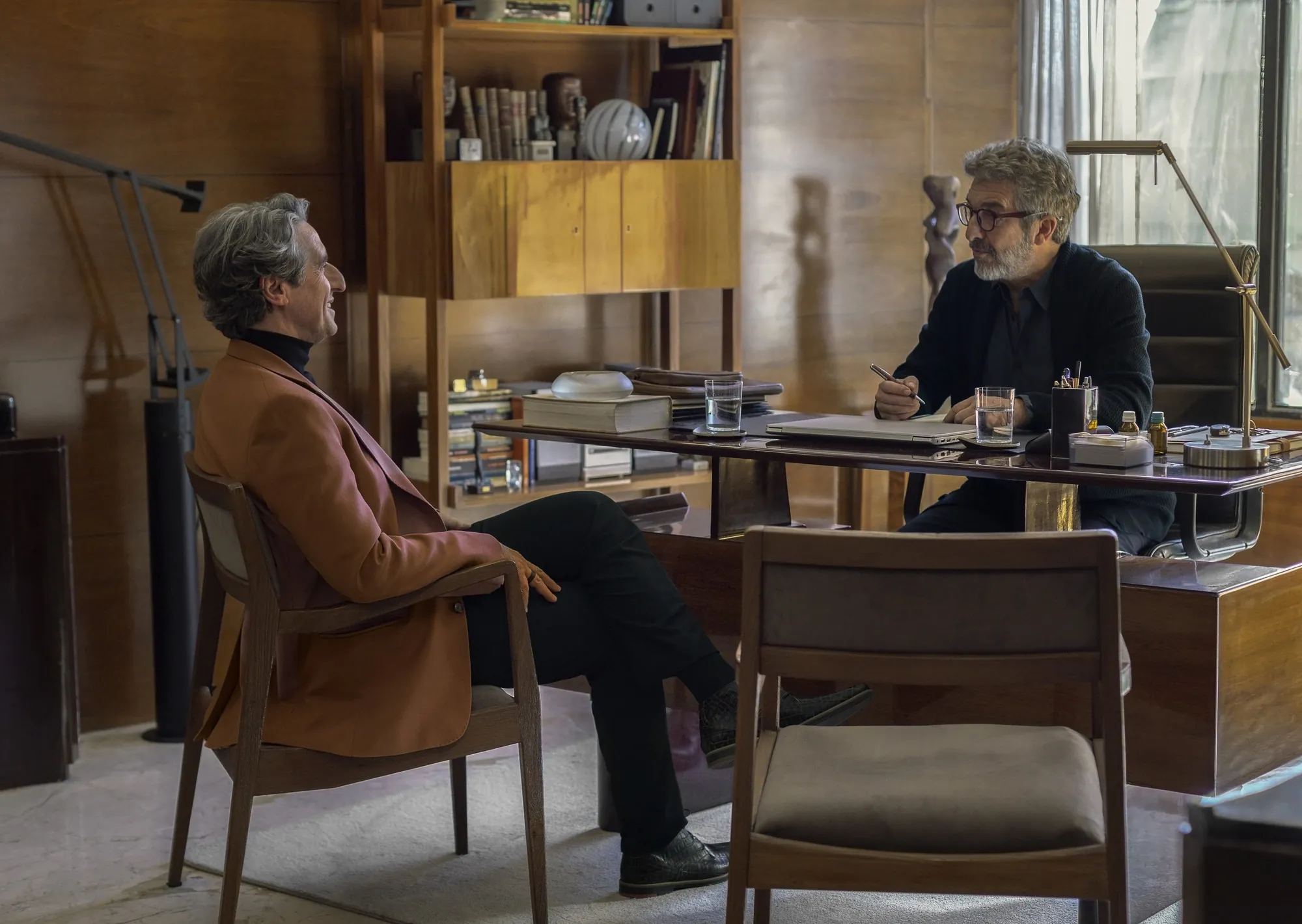 Netflix presentó el tráiler de Lo dejamos acá, la nueva película con Ricardo Darín y Diego Peretti