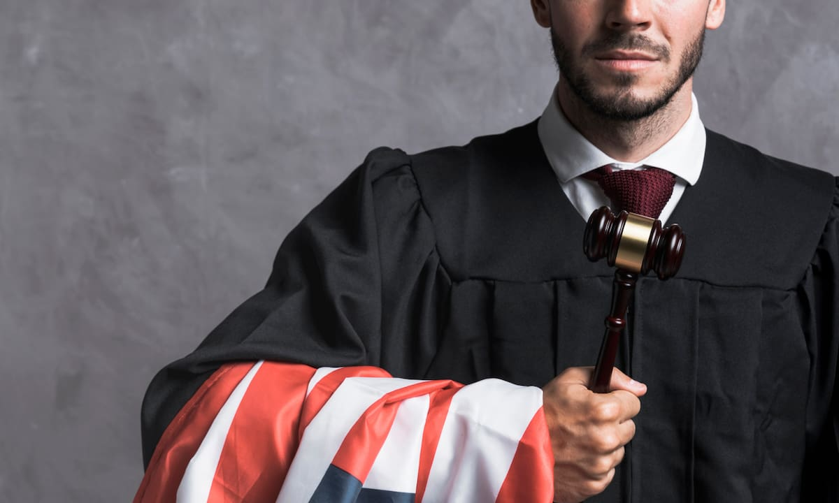 Se hacían pasar por abogados, pero el Uscis los descubrió y detuvo en Nueva Jersey cuando huían a Colombia