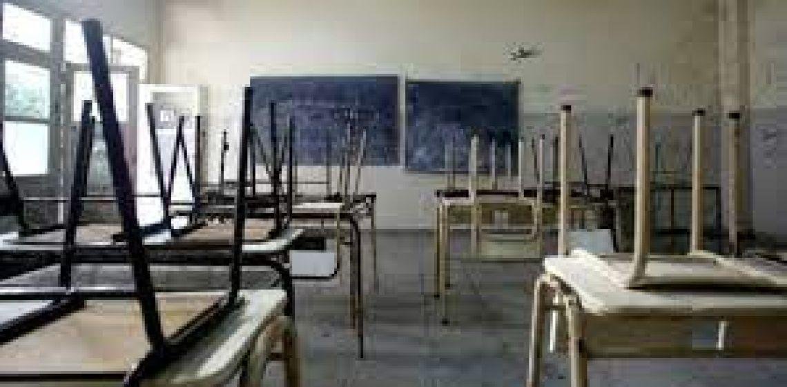 Docentes paran contra la reforma laboral y denuncian un “plan de ajuste”