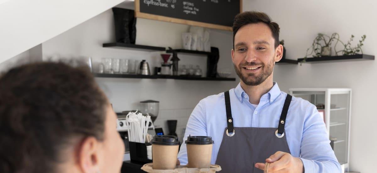Ya no más propinas| La normativa impide a restaurantes, bares y cafeterías que los meseros cobren dinero adicional por la atención