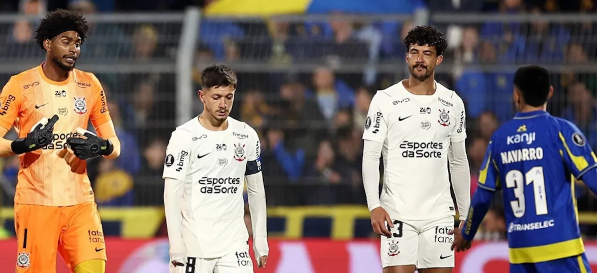 Grave denuncia del arquero de Corinthians tras el partido con Rosario Central: “No sé qué les pasa en la cabeza, se creen más humanos que nosotros”
