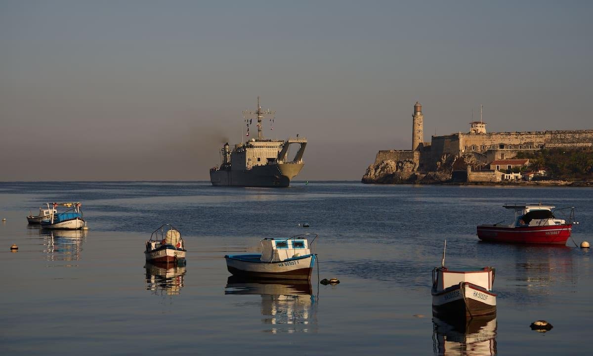 Barcos de Armada mexicana arriban a Cuba con segundo envío de ayuda humanitaria
