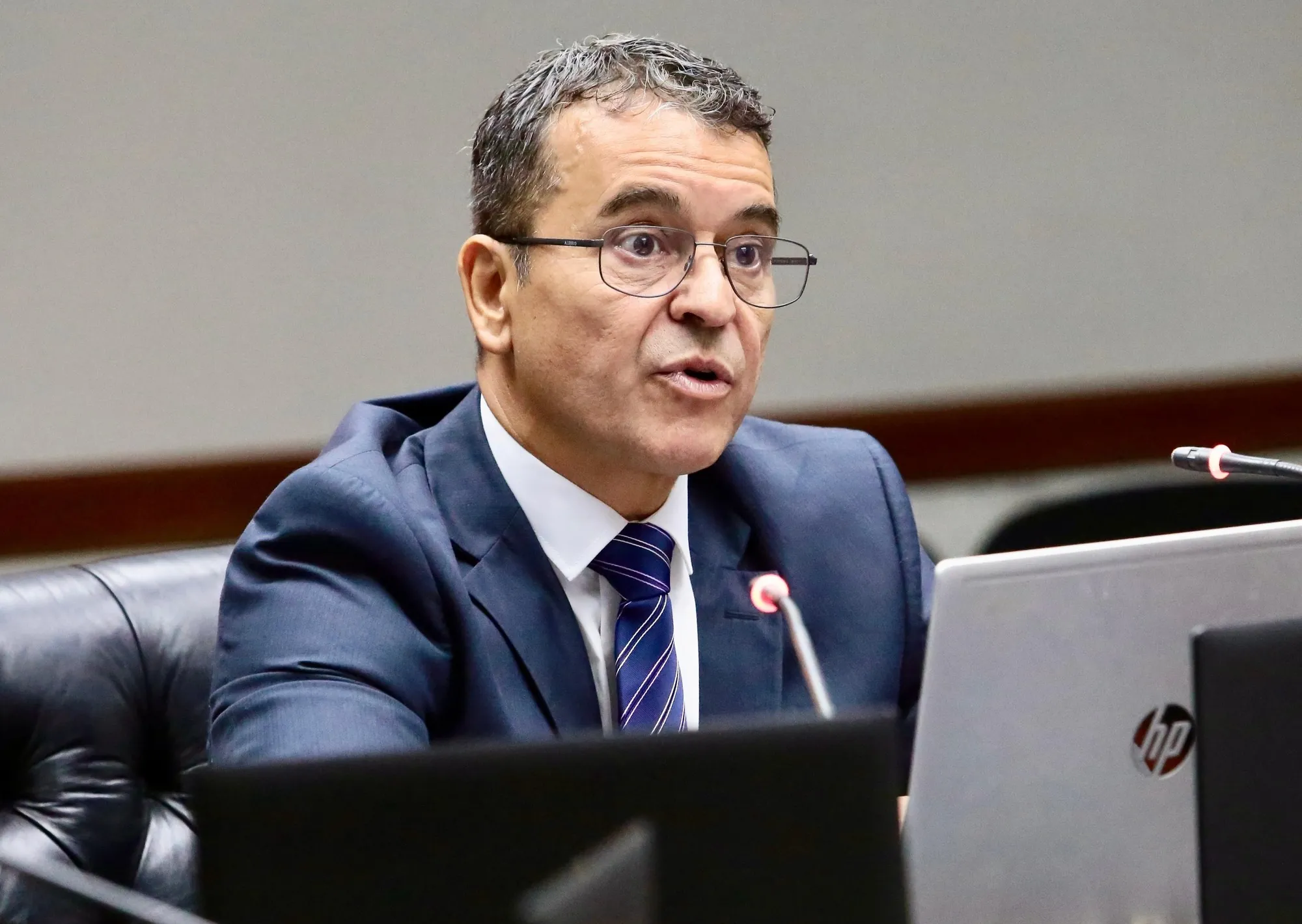 Enviaron a juicio oral a un juez federal por amenazar a sus empleados y se empieza a definir su destitución