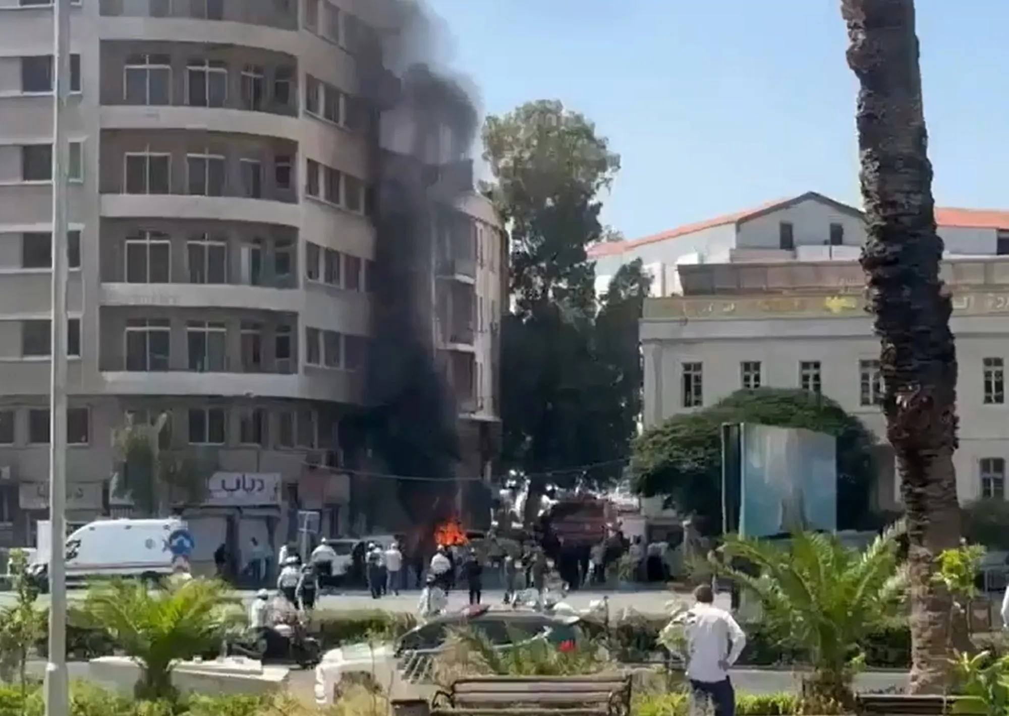 Conmoción en Damasco: explotaron dos bombas frente al hotel de Macron durante su visita a Siria