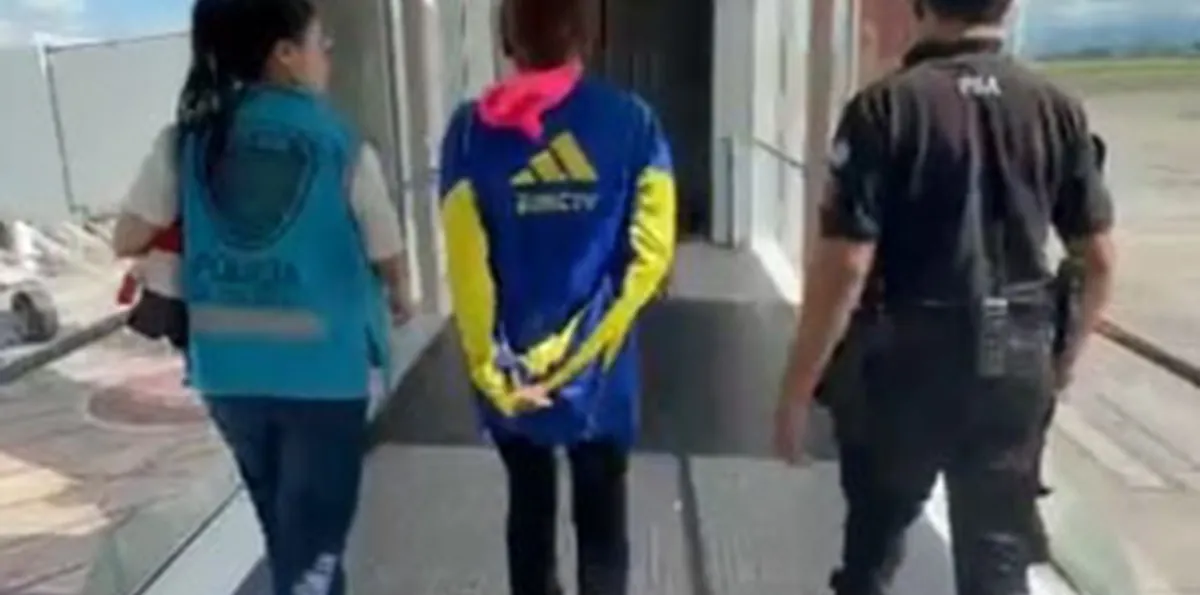 Detuvieron a una joven que intentó enviar tres kilos de cocaína a Asia ocultos en libros de cuentos infantiles